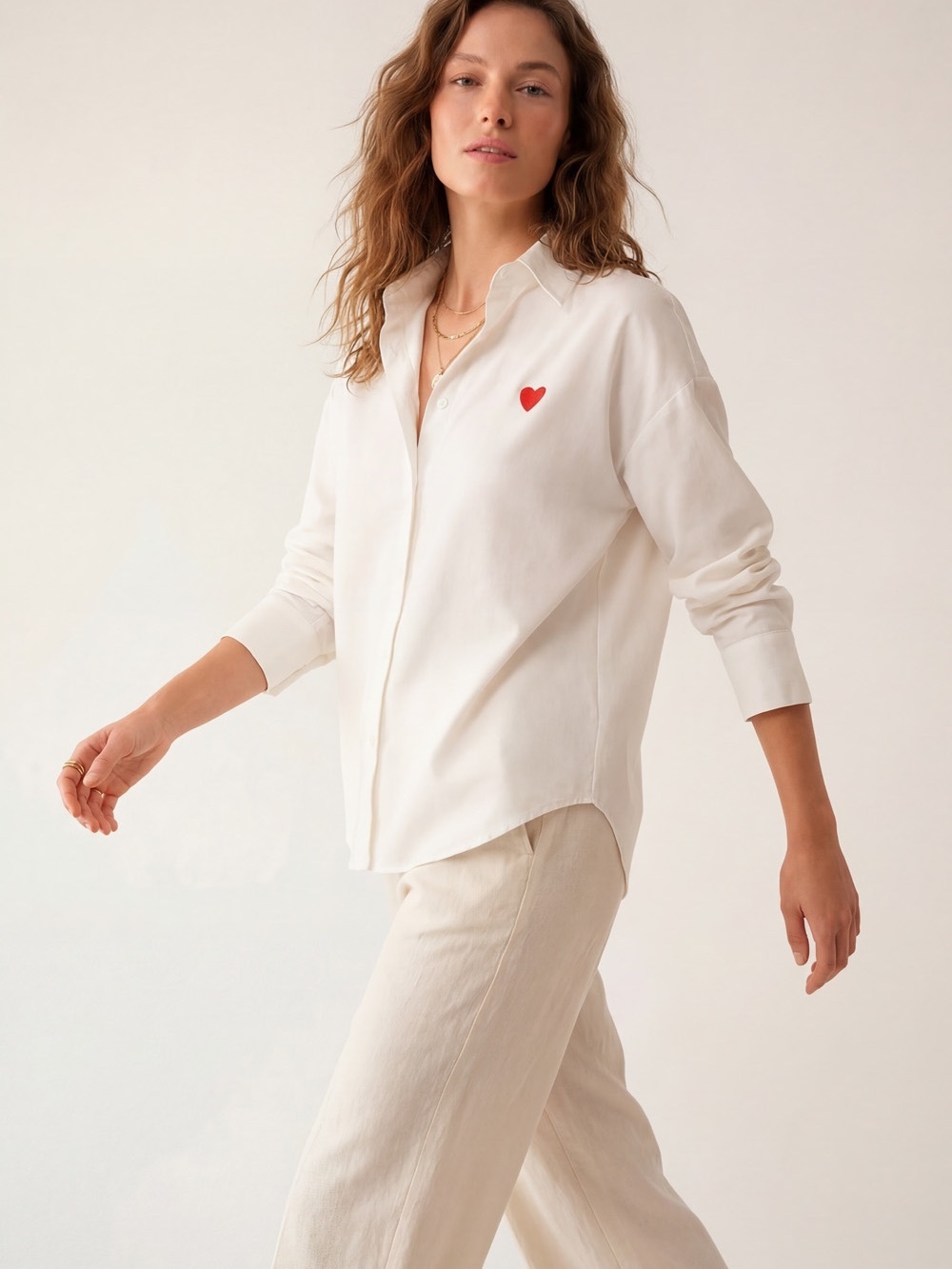 Q2 White Oxford Cotton Button-Up Shirt with Red Embroidered Heart - Picture 2 of 8